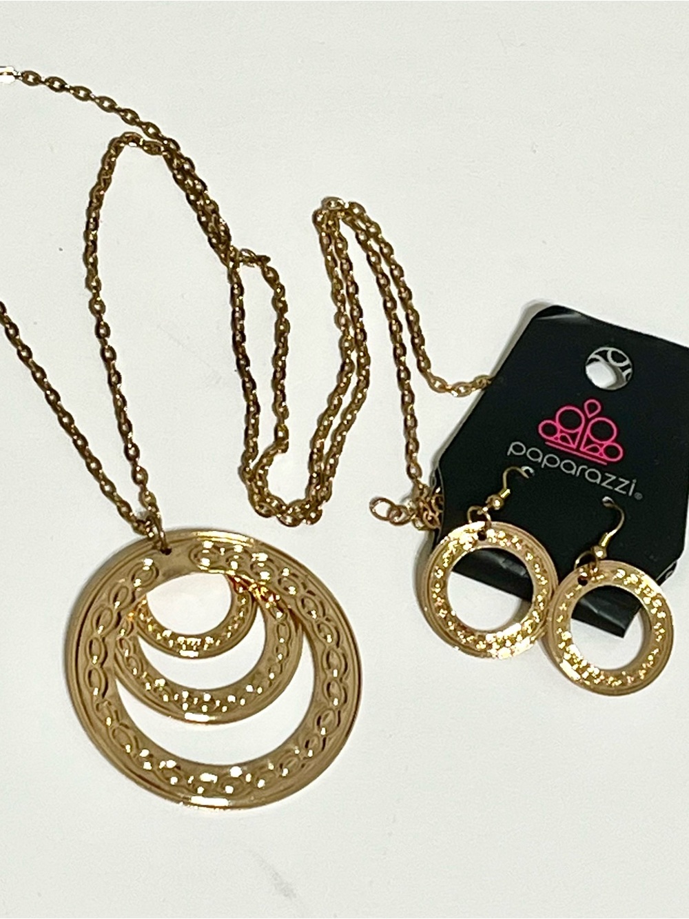 paparazzi Gold Layered Concentric Circle Necklace with Matching Hoop Earrings